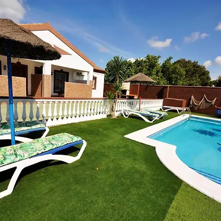 Holiday home Con Piscina Compartido Solo Familia Conil De La Frontera