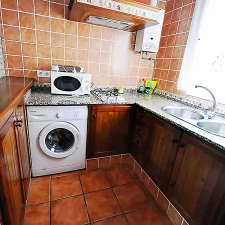 Con Piscina Compartido Solo Familia Holiday home *