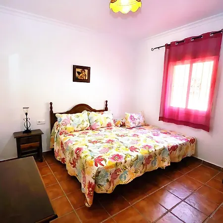 Holiday home Con Piscina Compartido Solo Familia