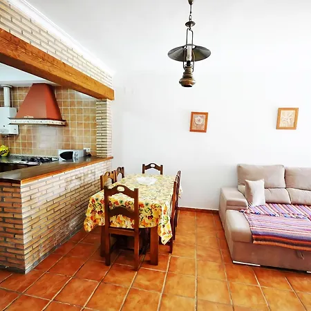 Con Piscina Compartido Solo Familia Holiday home