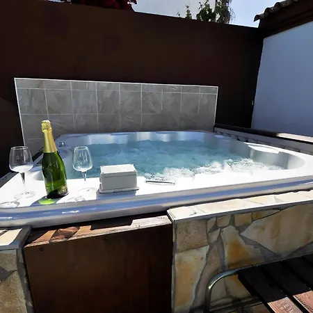 Holiday home Con Piscina Compartido Solo Familia